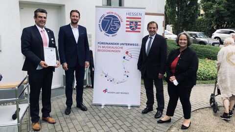 V.l.n.r.: Christian Knirr, Direktion des Rind’schen Bürgerstifts, Alexander Hetjes, Oberbürgermeister der Stadt Bad Homburg, Prof. Dr. Dr. R. Alexander Lorz, Kultusminister und Frau Lucia Lewalter-Schoor, Stadträtin.