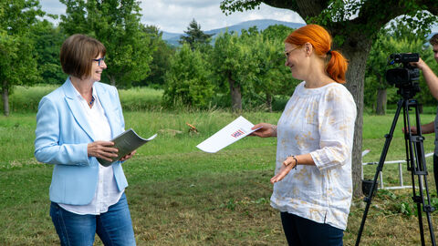 Priska Hinz und Madlen Overdick