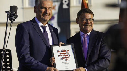 Ministerpräsident Boris Rhein und Landrat Bernd Woide  Ministerpräsident Boris Rhein und Landrat Bernd Woide