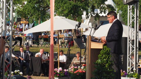 Ministerpräsident Boris Rhein bei seiner Rede auf der 200-Jahr-Feier vom Landkreis Fulda Ministerpräsident Boris Rhein bei seiner Rede auf der 200-Jahr-Feier vom Landkreis Fulda