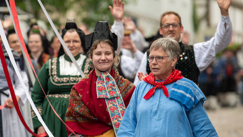 Festzug zum Abschluss des 61. Hessentags in Fritzlar Festzug zum Abschluss des 61. Hessentags in Fritzlar