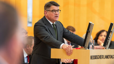 Ministerpräsident Boris Rhein im Hessischen Landtag  Ministerpräsident Boris Rhein spricht im Hessischen Landtag