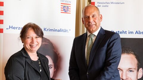 Christina Kreis (neue Vorsitzende des Landespräventionsrates) und Staatsminister Prof. Dr. Roman Poseck