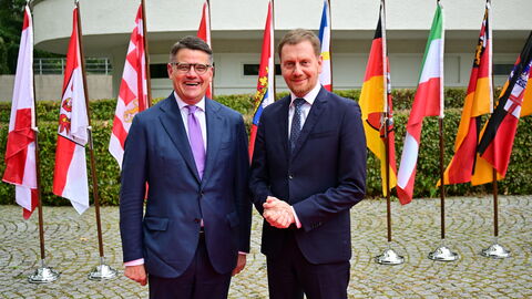 Ministerpräsident Boris Rhein und Michael Kretschmer